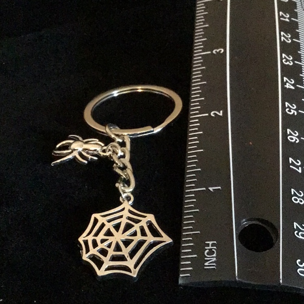 Spider & Web Keychain - Picture 3 of 6